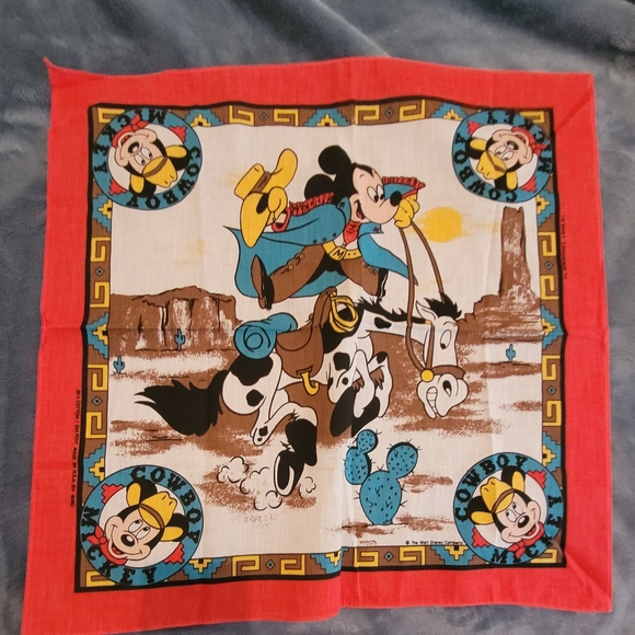Vintage Cowboy Mickey Mouse bandana in mint condition - Picture 4 of 4